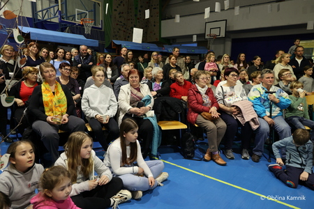 Ko v naši dolini zadiši  (9)